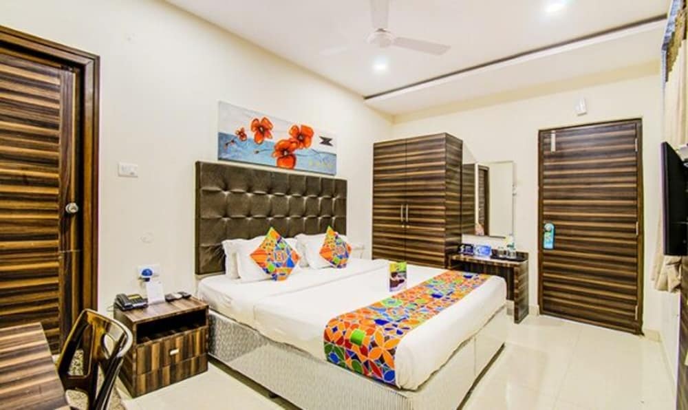  FabHotel Pearl City
