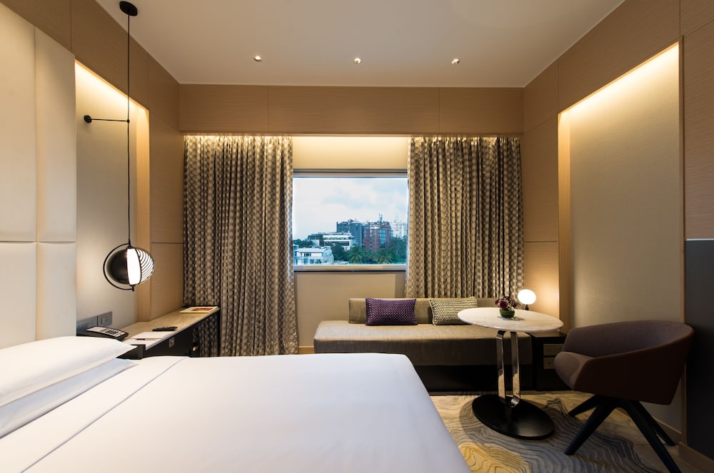 Vivanta Bengaluru, Residency Road