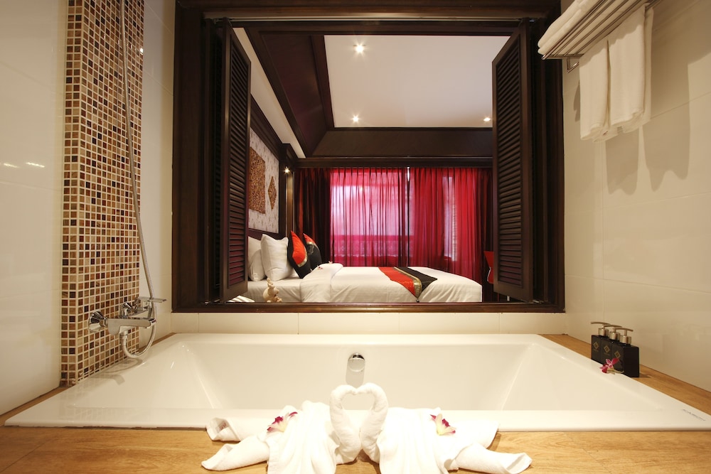 Rayaburi Hotel Patong