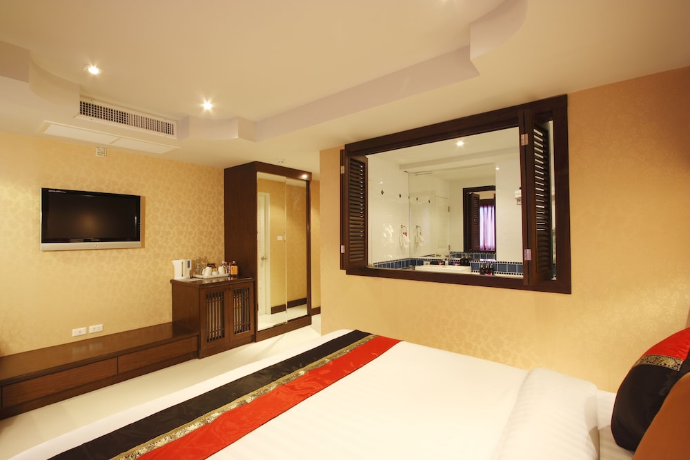 Rayaburi Hotel Patong