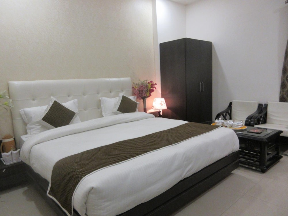 Hotel Riya Palace - Idgah Railway Station Agra