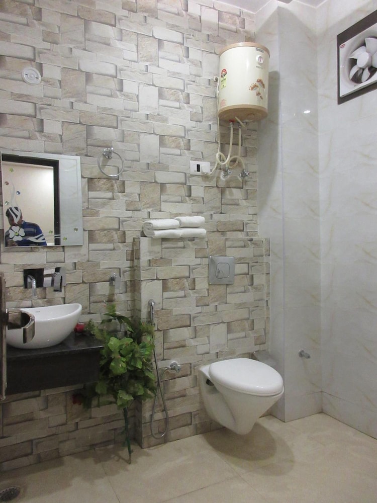 Hotel Riya Palace - Idgah Railway Station Agra
