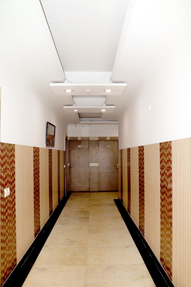Hotel Riya Palace - Idgah Railway Station Agra