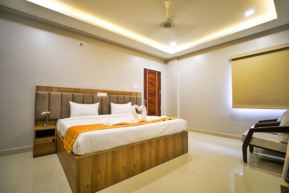 Hotel Ceasta, Next US Consulate Hyderabad, Gachibowli
