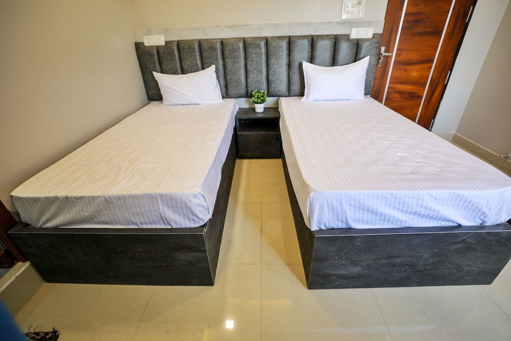 Hotel Ceasta, Next US Consulate Hyderabad, Gachibowli