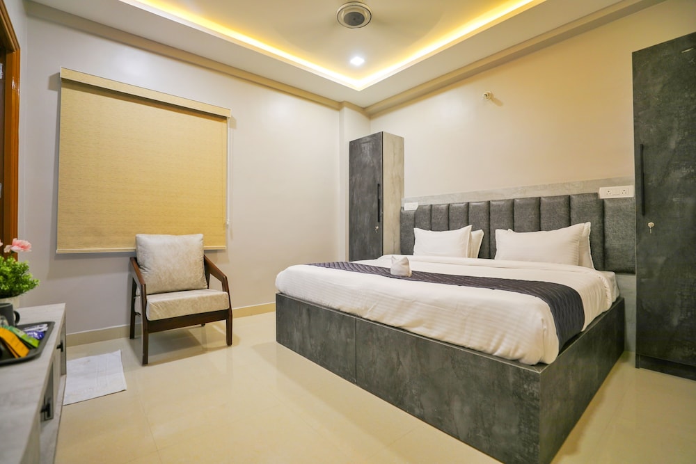 Hotel Ceasta, Next US Consulate Hyderabad, Gachibowli