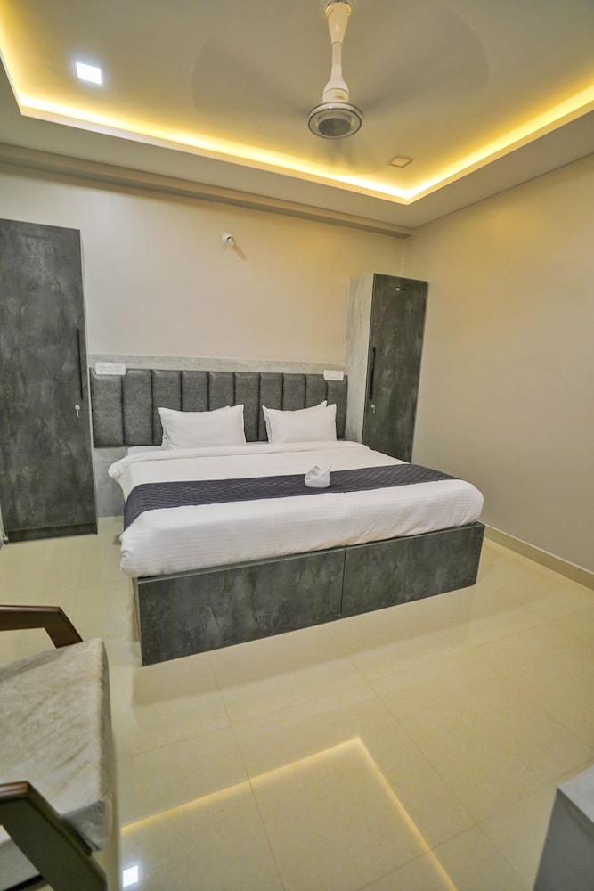 Hotel Ceasta, Next US Consulate Hyderabad, Gachibowli