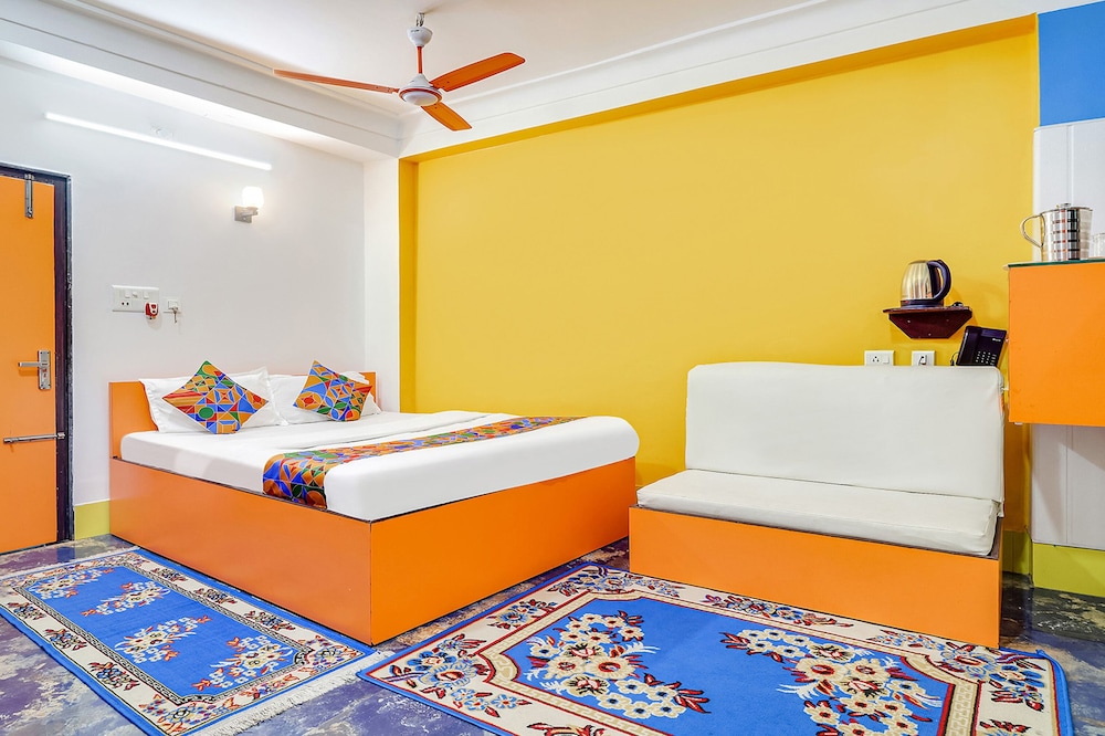  FabHotel Relax