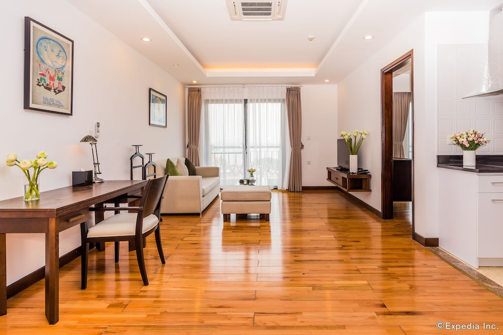 Elegant Suites Westlake
