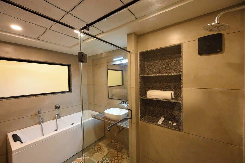 E&G Green Courts Resort at Koroli Hill Station