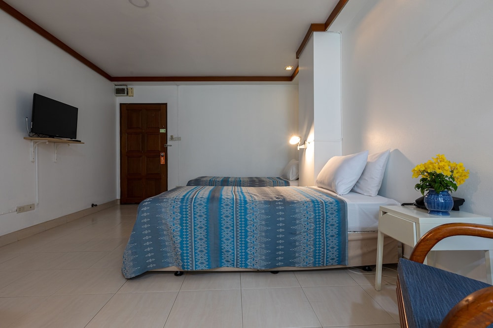 Collection O Howard Square Boutique Hotel
