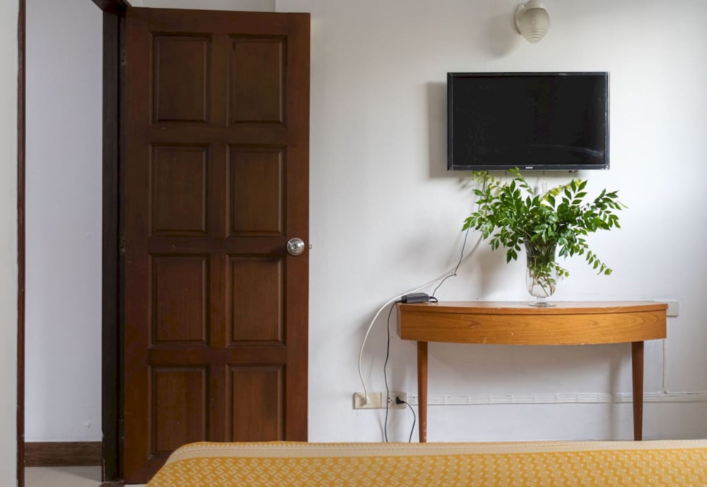 Collection O Howard Square Boutique Hotel