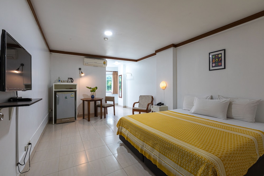 Collection O Howard Square Boutique Hotel