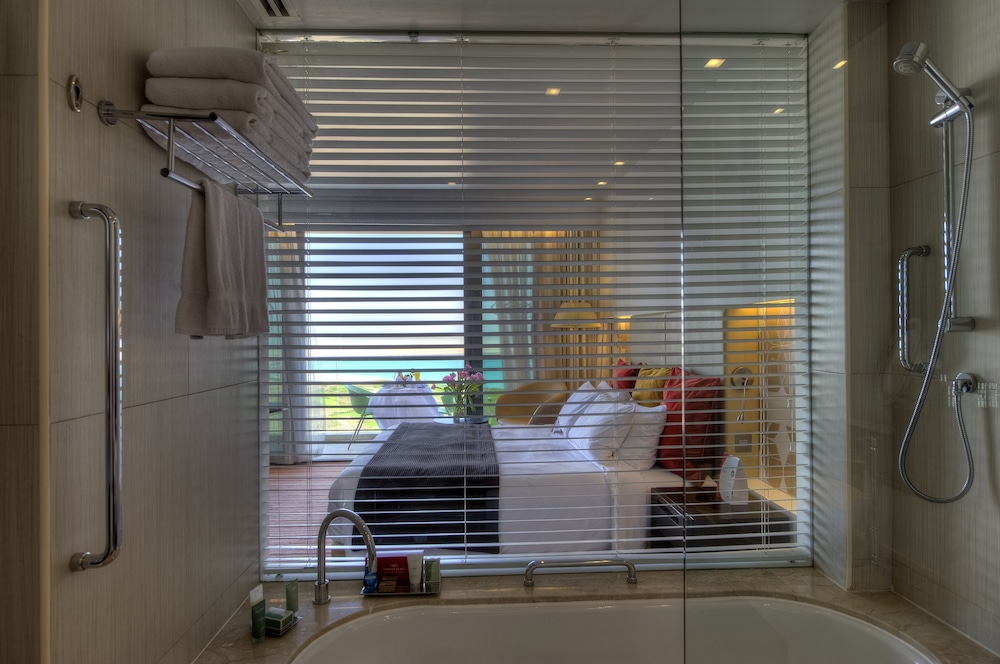 Crowne Plaza Abu Dhabi Yas Island by IHG