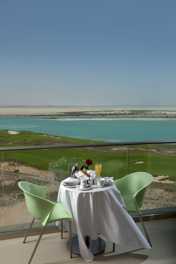 Crowne Plaza Abu Dhabi Yas Island by IHG