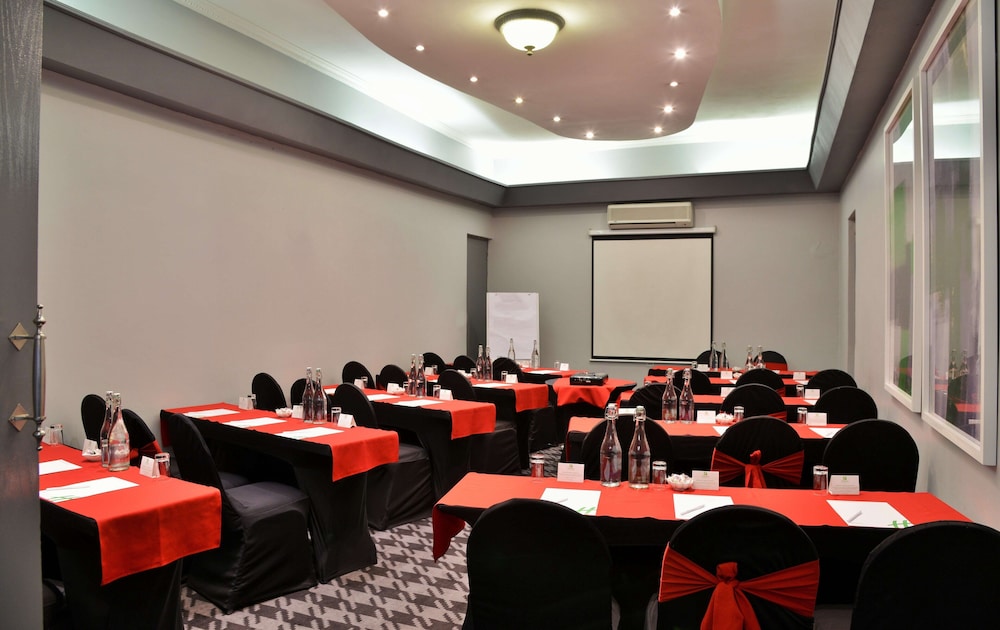 Holiday Inn Johannesburg Airport by IHG