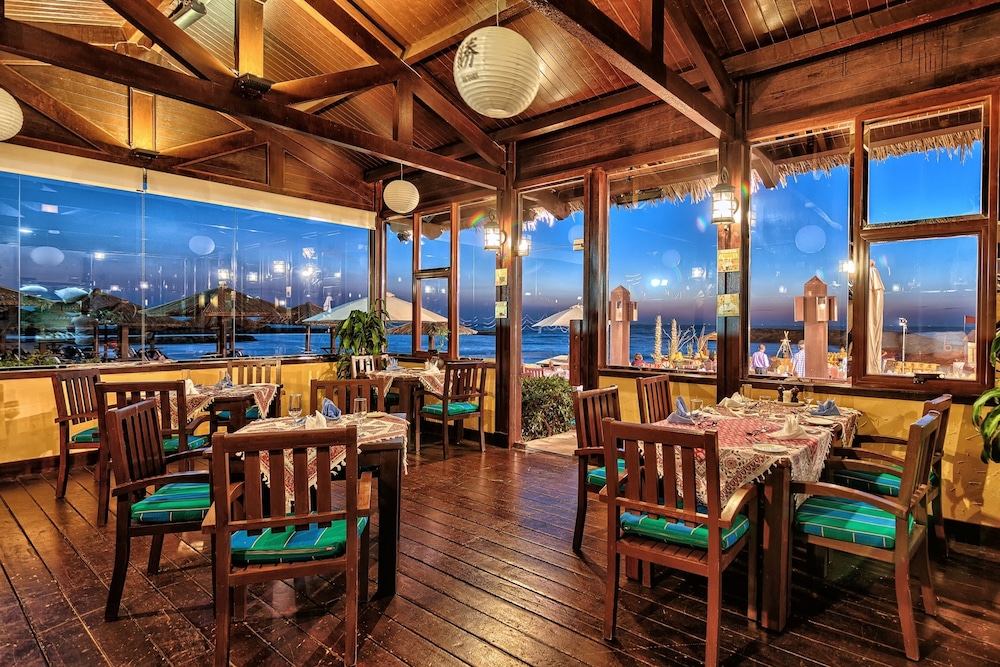 Coral Beach Resort - Sharjah