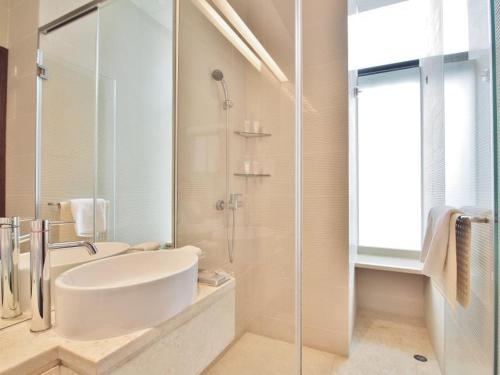 The Bauhinia Hotel Tsim Sha Tsui