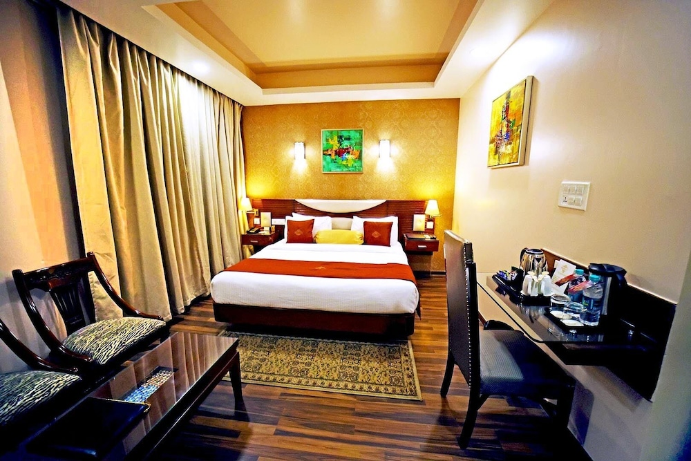 The Red Velvet Hotel Samarpan