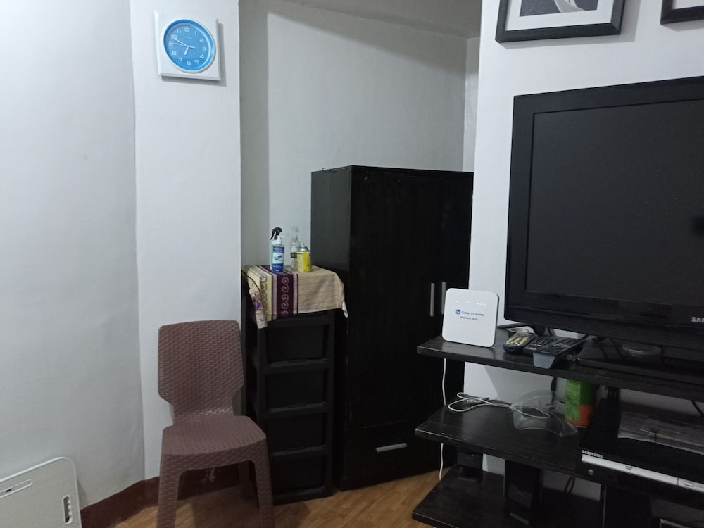 Ekonumi Rooms at Benrosi Plaza