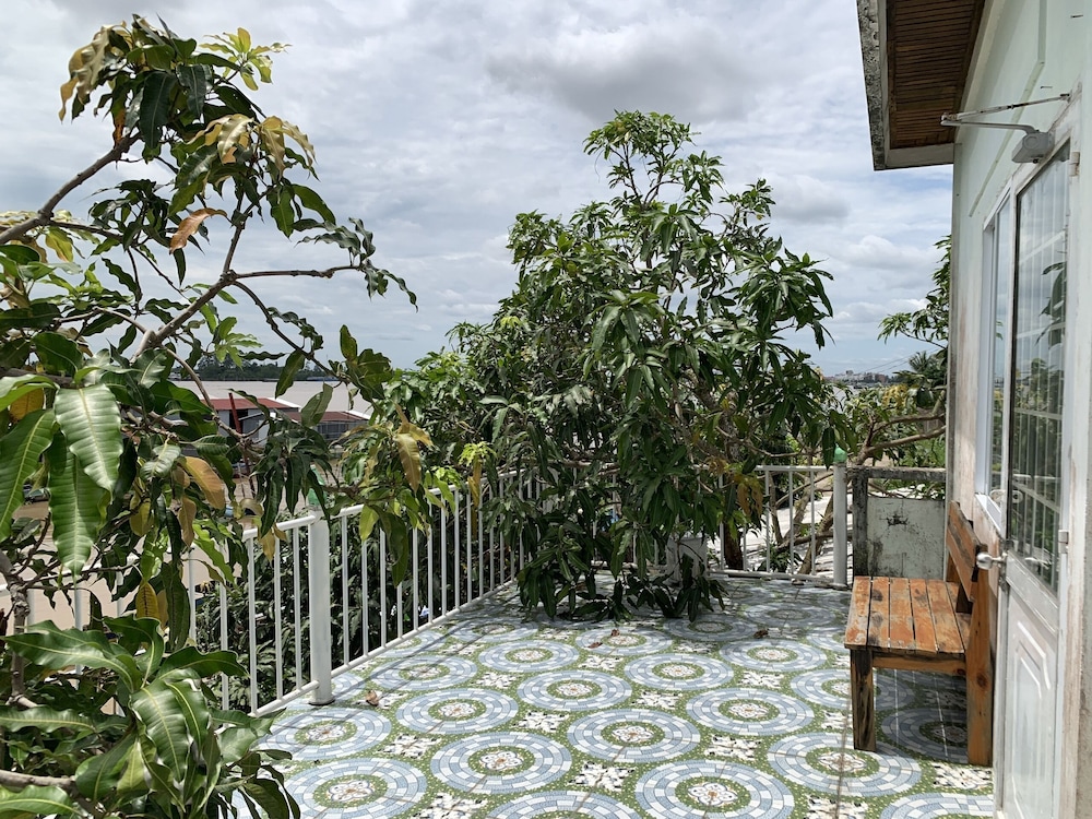 Island Homestay