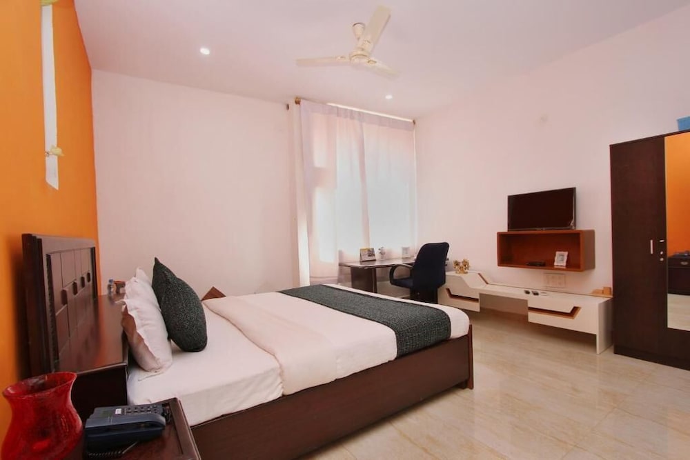 OYO 9059 Airport Residency