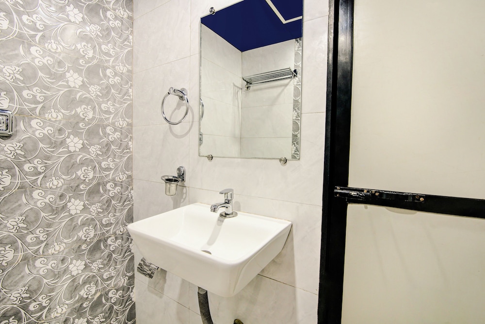 FabHotel Garden Park Kurla