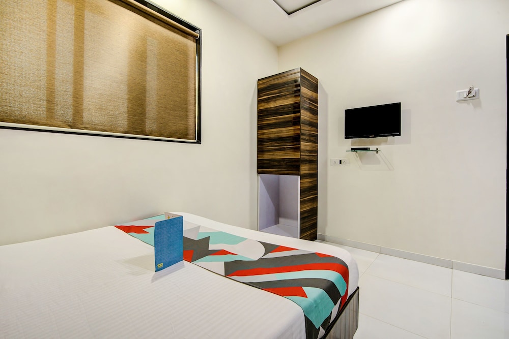 FabHotel Garden Park Kurla