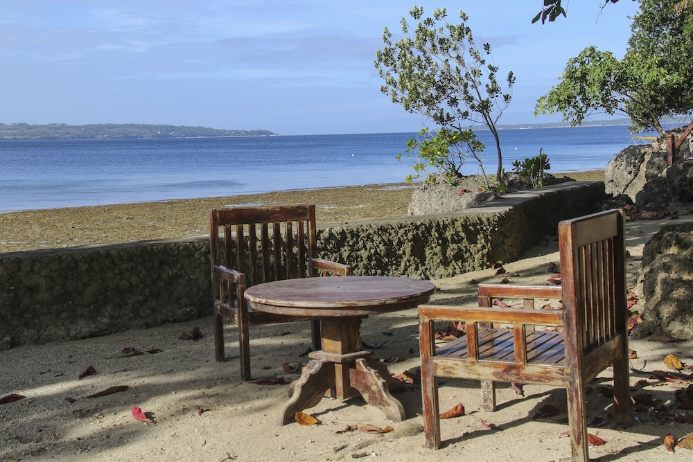 Isla Hayahay Beach Resort and Restaurant