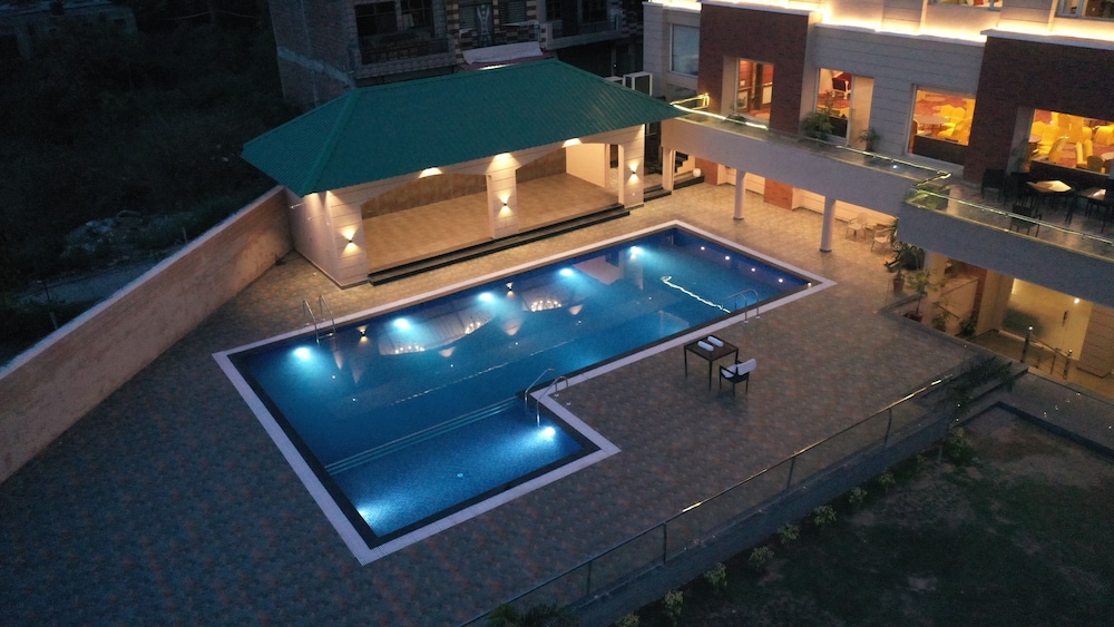 Hotel Classic Residency