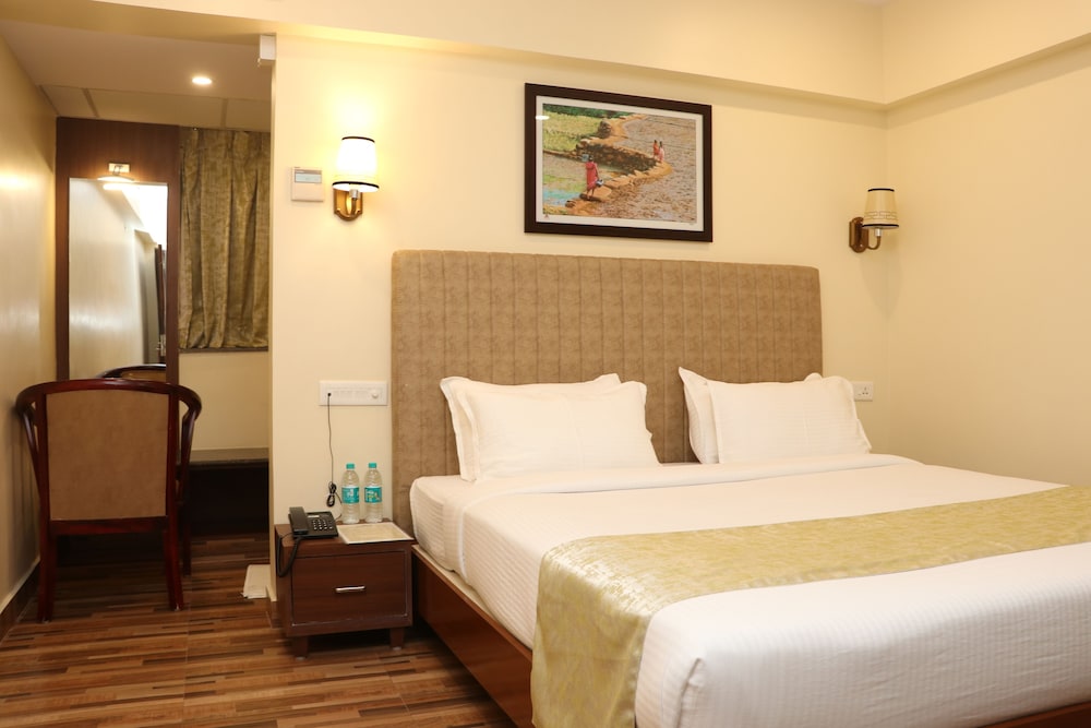 Gadiraju Palace Convention Centre & Hotel