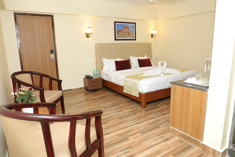 Gadiraju Palace Convention Centre & Hotel