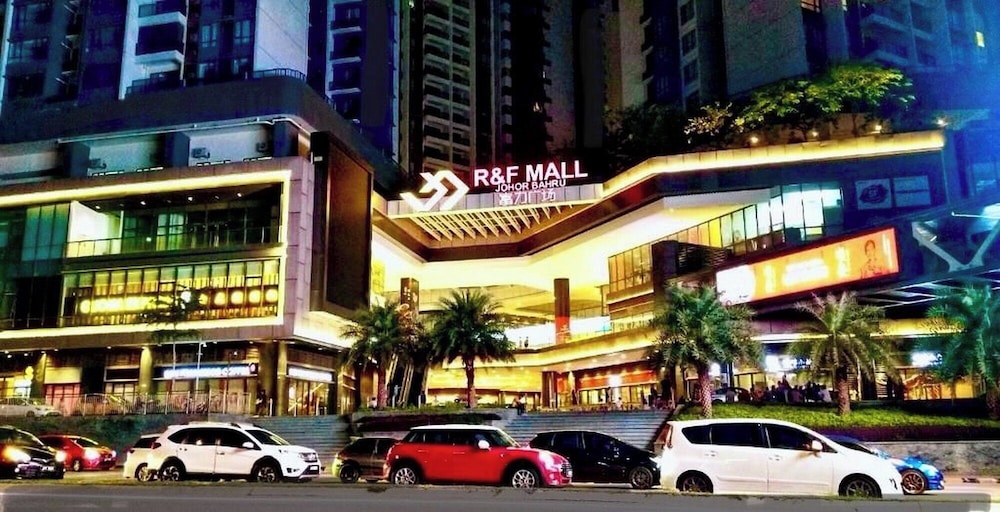 JB City CIQ-R&F Shopping Mall Apartment