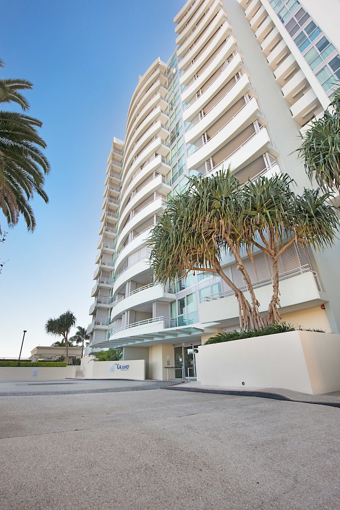 Grand Apartments