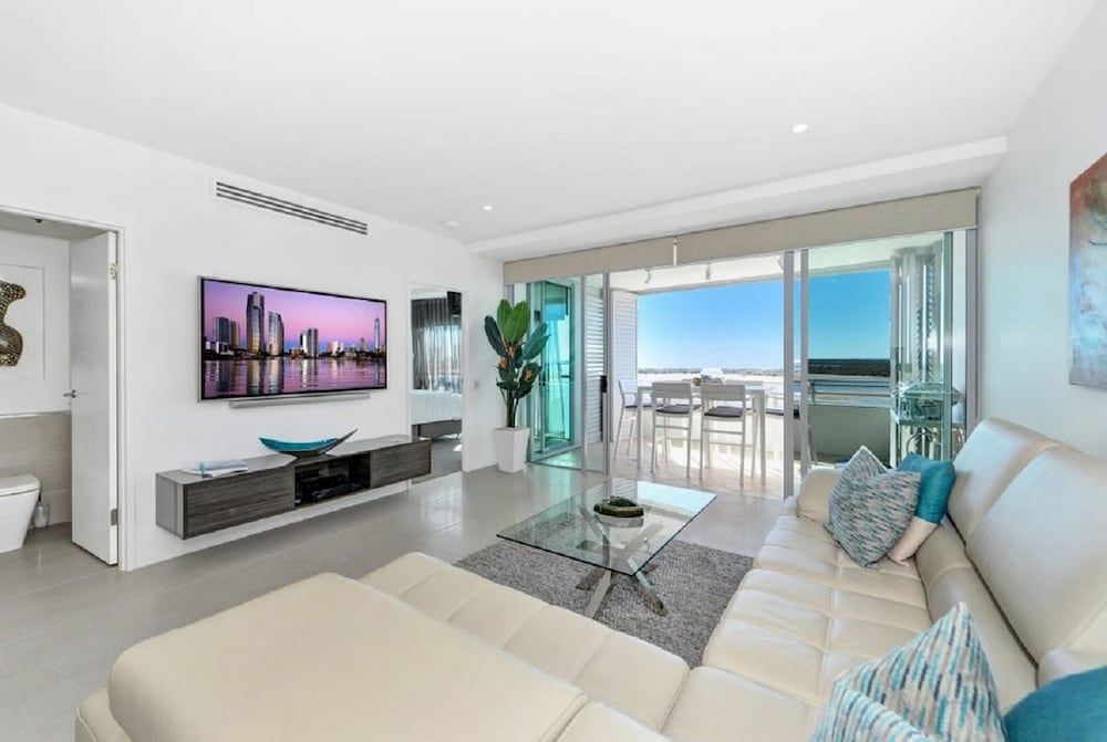 Grand Apartments