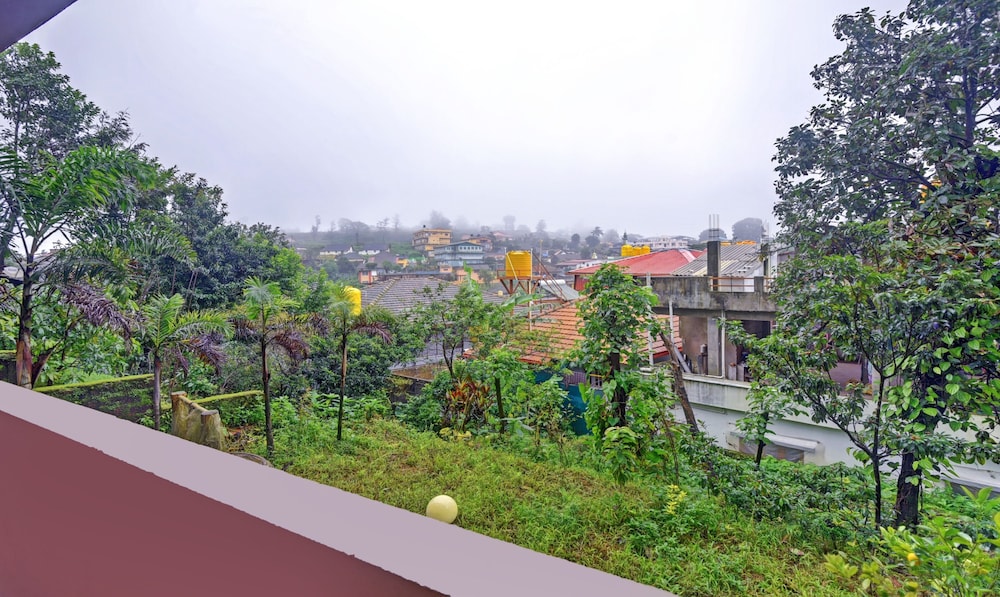 Itsy Hotels Igloo Residency, 400 Meters From Raja Seat Garden