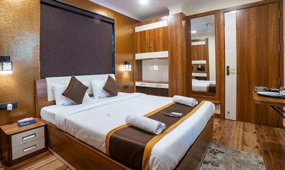  FabHotel Prime Tiyara Inn