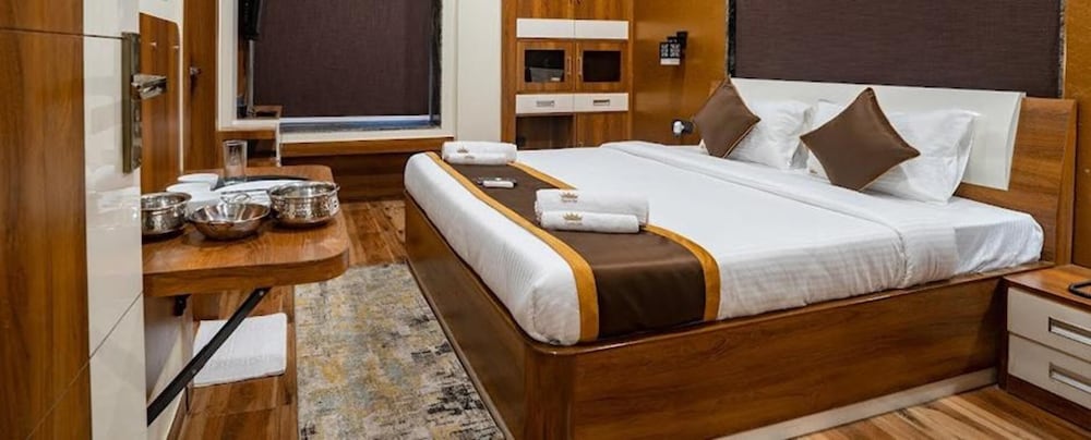  FabHotel Prime Tiyara Inn