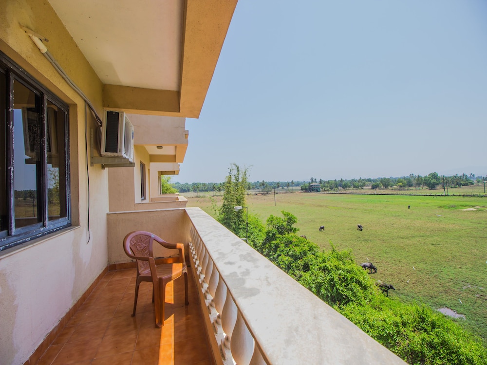 OYO 13177 Home 2BHK Fatrade Beach