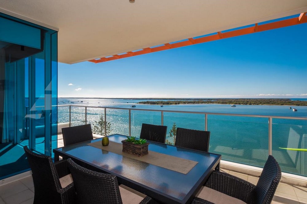 Silvershore Apartments on the Broadwater
