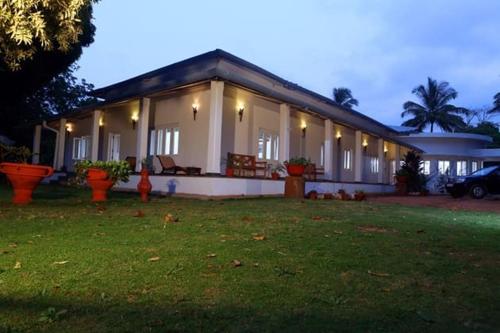 Parisons Plantation Experiences by Abad