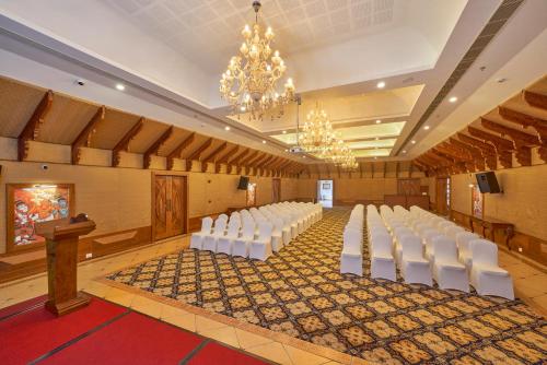 Gokulam Grand Resort & Spa