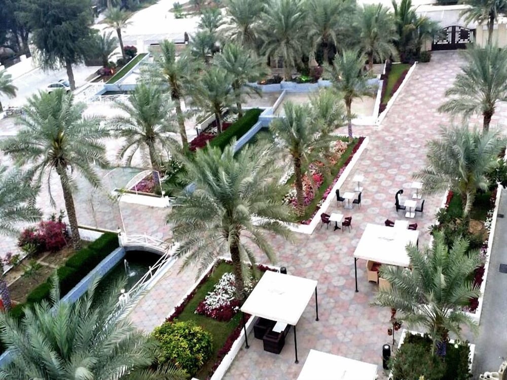 Royal Garden Hotel