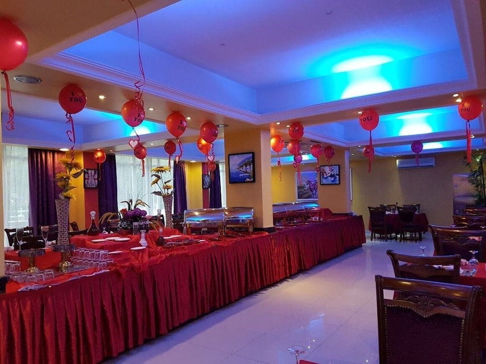 Royal Garden Hotel