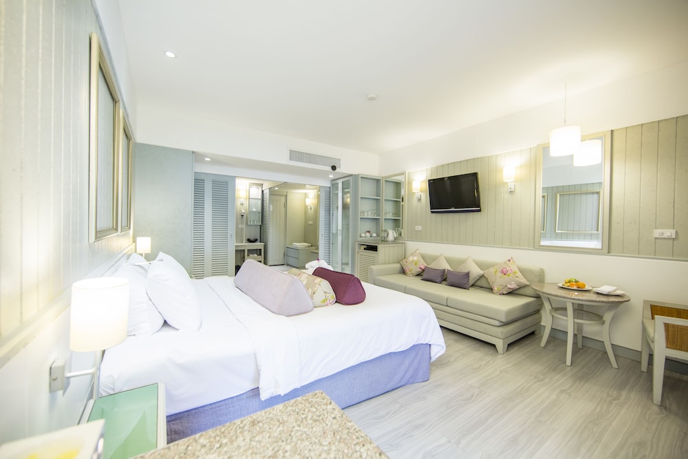 Katathani Phuket Beach Resort