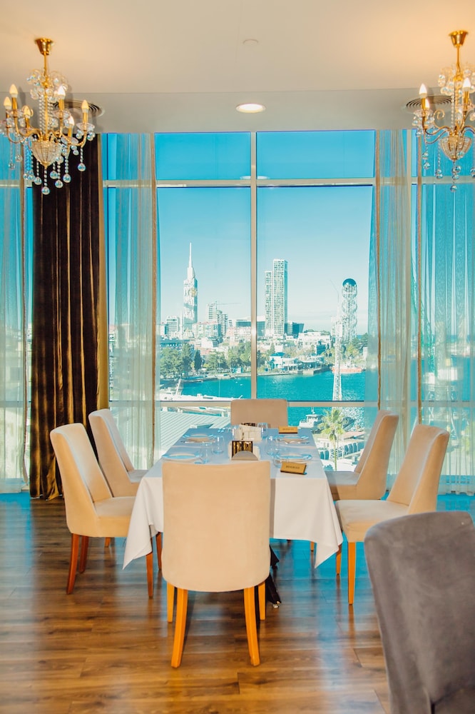 JRW Welmond Hotel & Casino Batumi