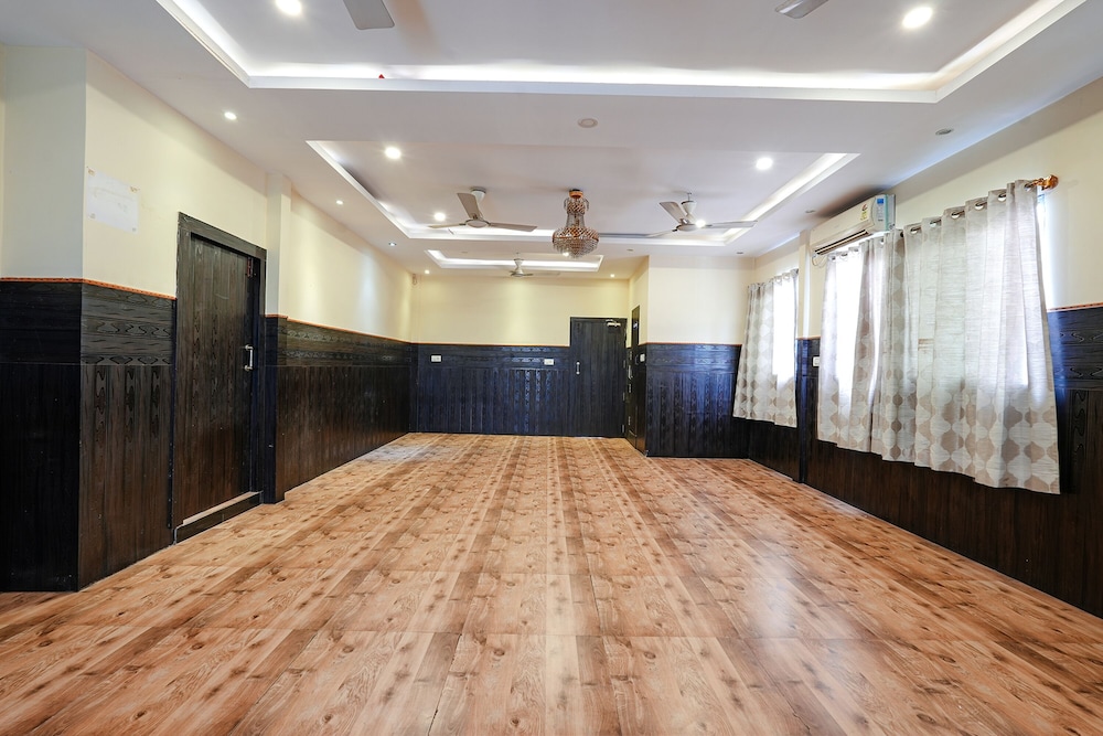 FabHotel Sairam Residency - Nr. Gandhi Nagar