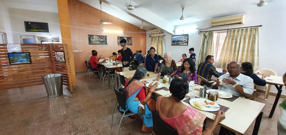 StayGuru Resort Farm Villa