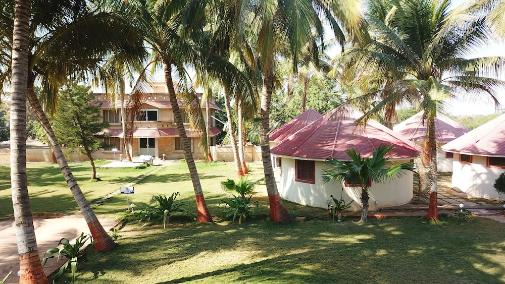 StayGuru Resort Farm Villa