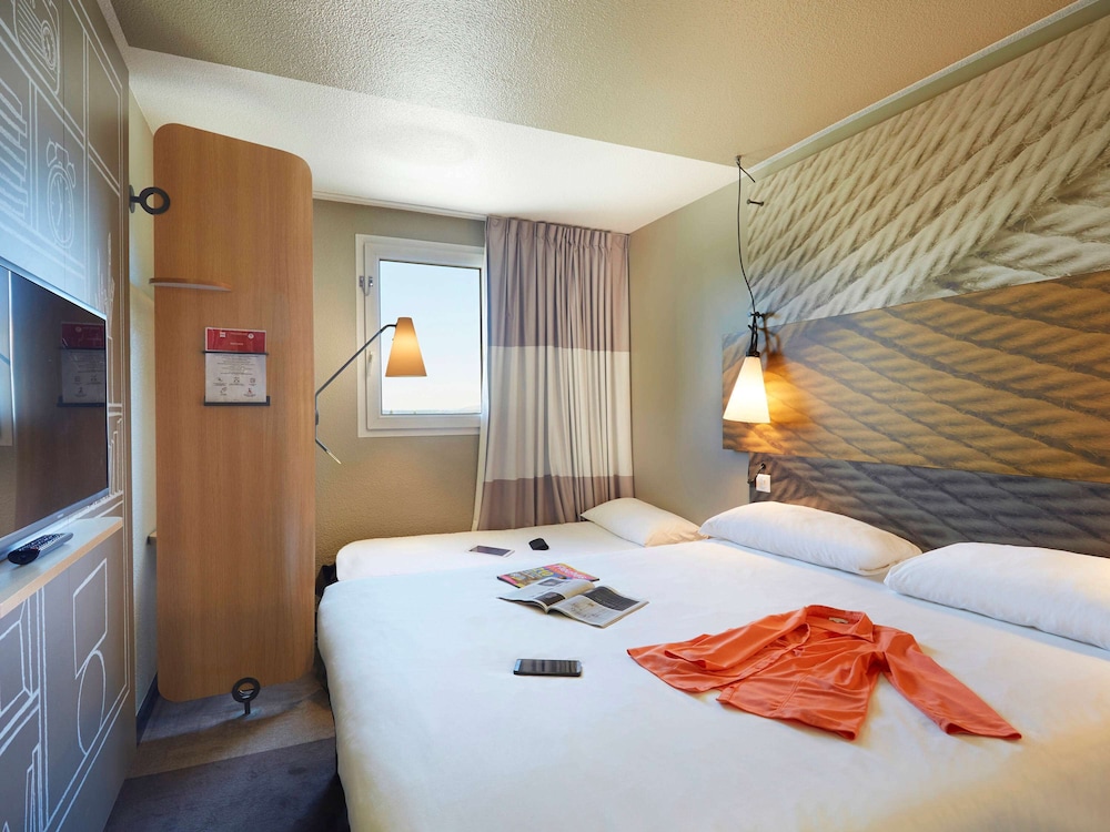 ibis Archamps Porte de Geneve